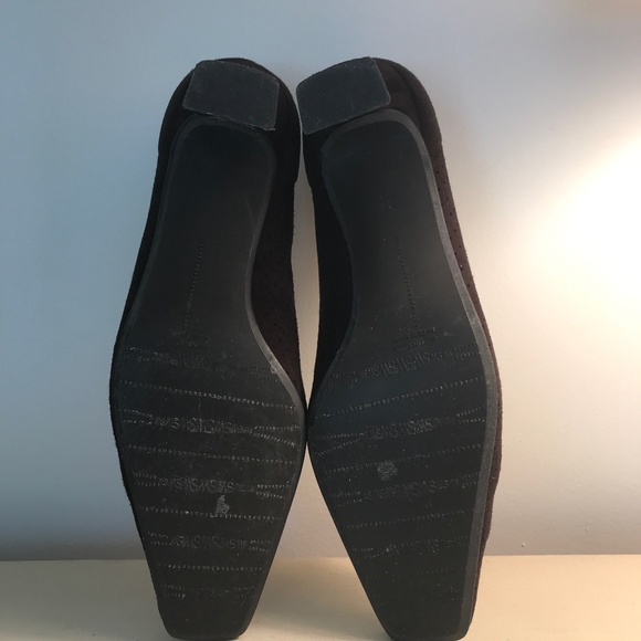 STUART WEITZMAN COLA SUEDE HEELS - Picture 7 of 10